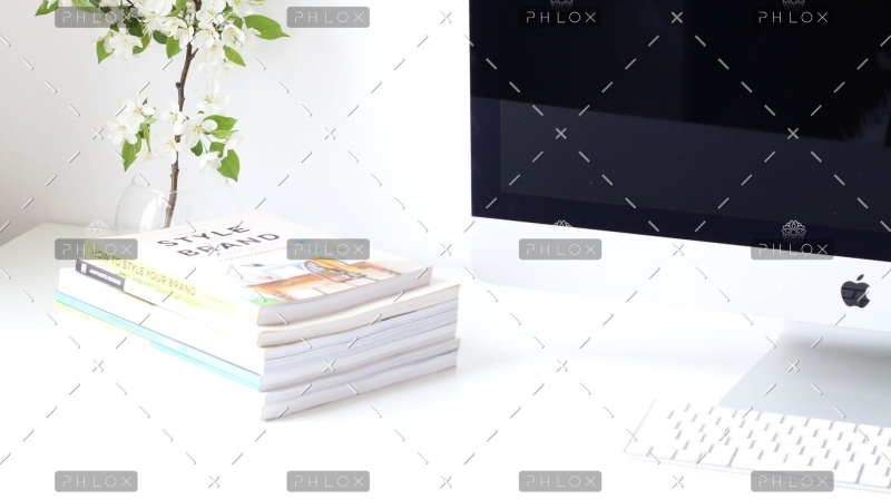 demo-attachment-32-photo-1493307100940-ac5f30709573-1